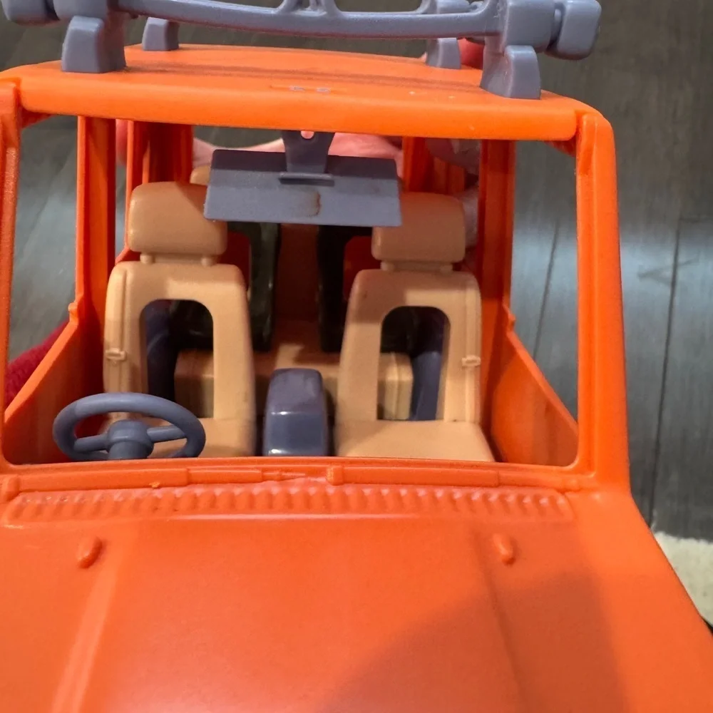 Bluey Heeler 4WD Vibrant Orange Family Vehicle Toy SUV for Kids Toddler Boy Girl